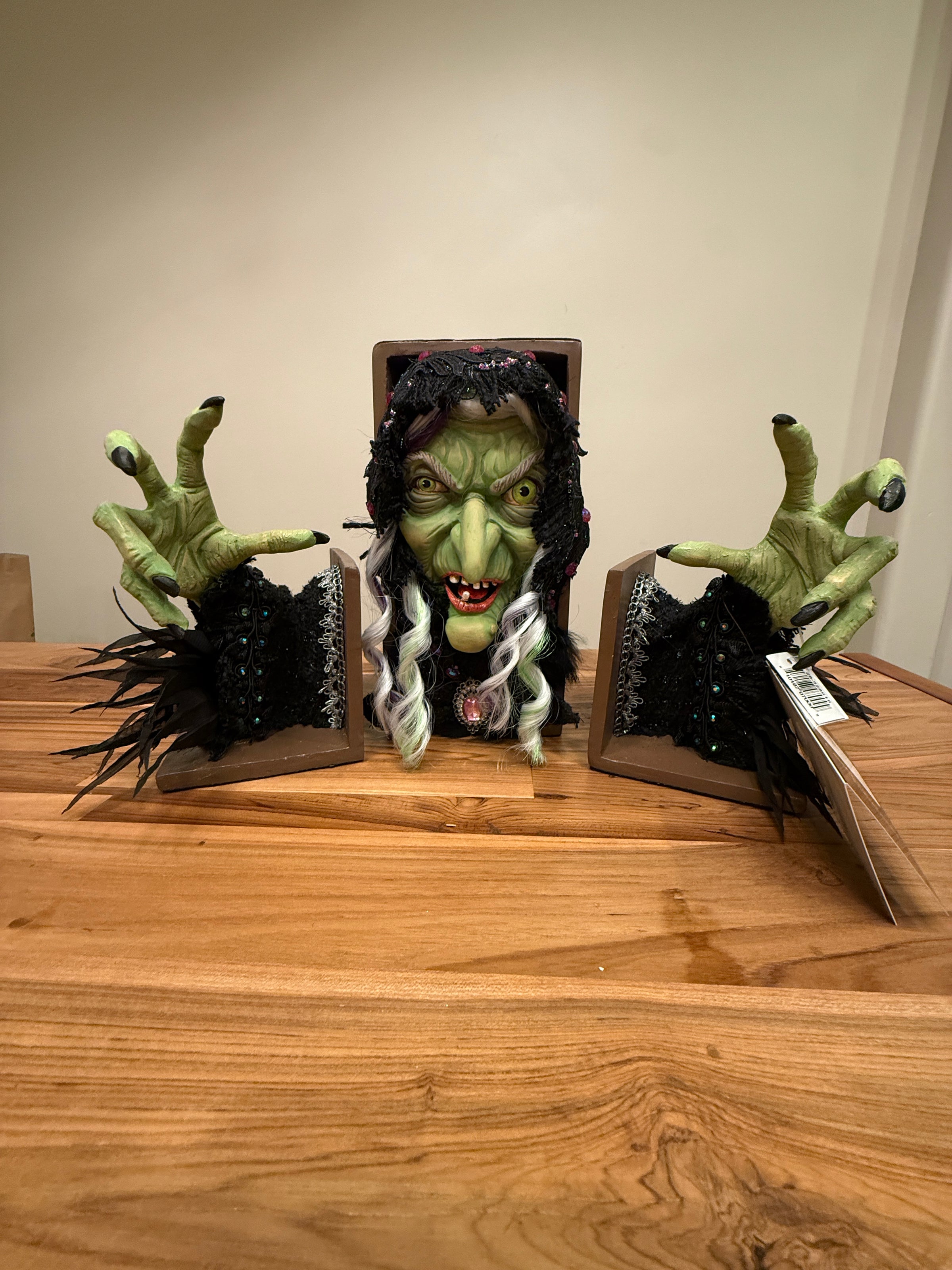 Grizelda Book with Bookends 28-528616