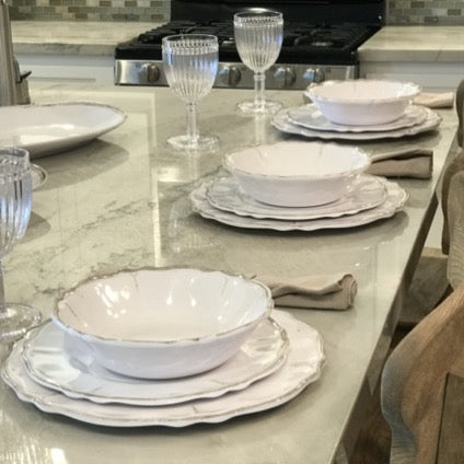 Le Cadeaux Antiqua White Dinnerware