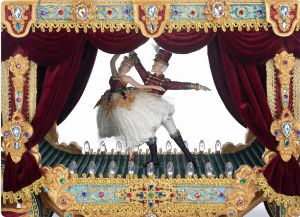 stage-view-of-Katherines-collection-Nutcracker-Stage-Carriage-28-328858