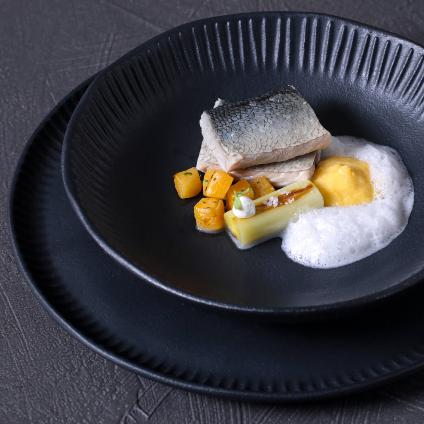 plated+view+1+Porto+Brasil+Linhas+Bio+Matte+black+Salad+Bowl+28+oz+SKU:+136173901+GTIN:+7908416616002