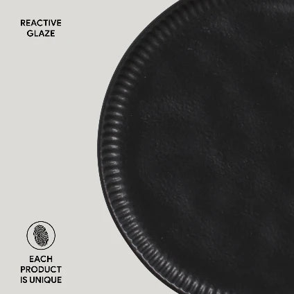 Porto_Brasil_Porto_Brazil_Linhas_Matte_Black_10.8_inch_Dinner_Plate_SKU-_126173901_GTIN-_7908416615999_reactive_glaze