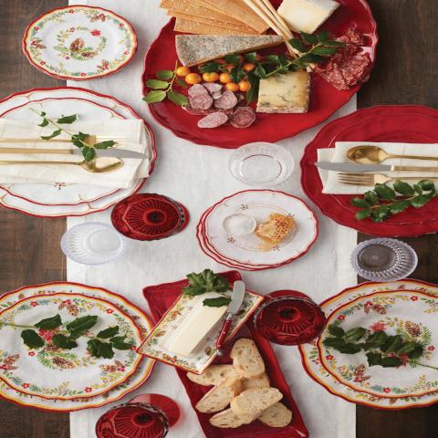 Le Cadeaux Garnet Dinnerware Set 